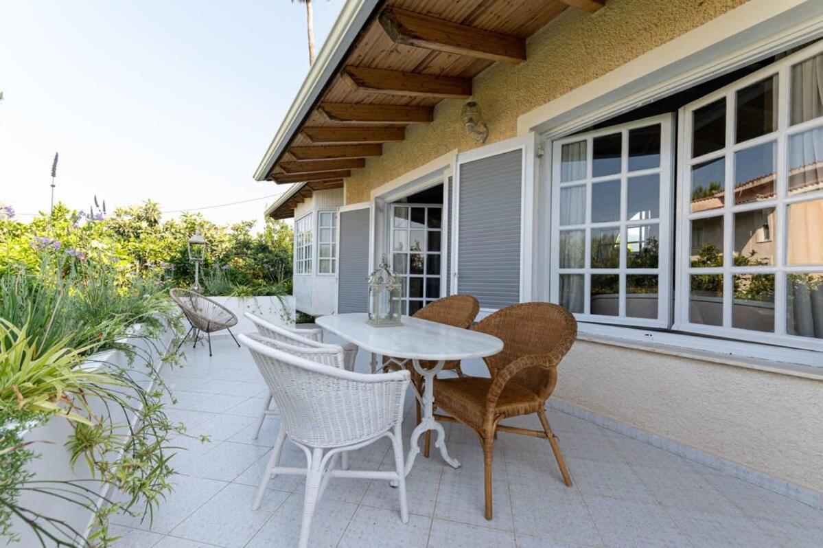 Serene Seaside Bliss - Lush & Secluded Garden Oasis Kalamata Exterior foto